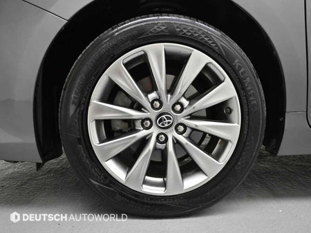 Toyota Camry — photo 05