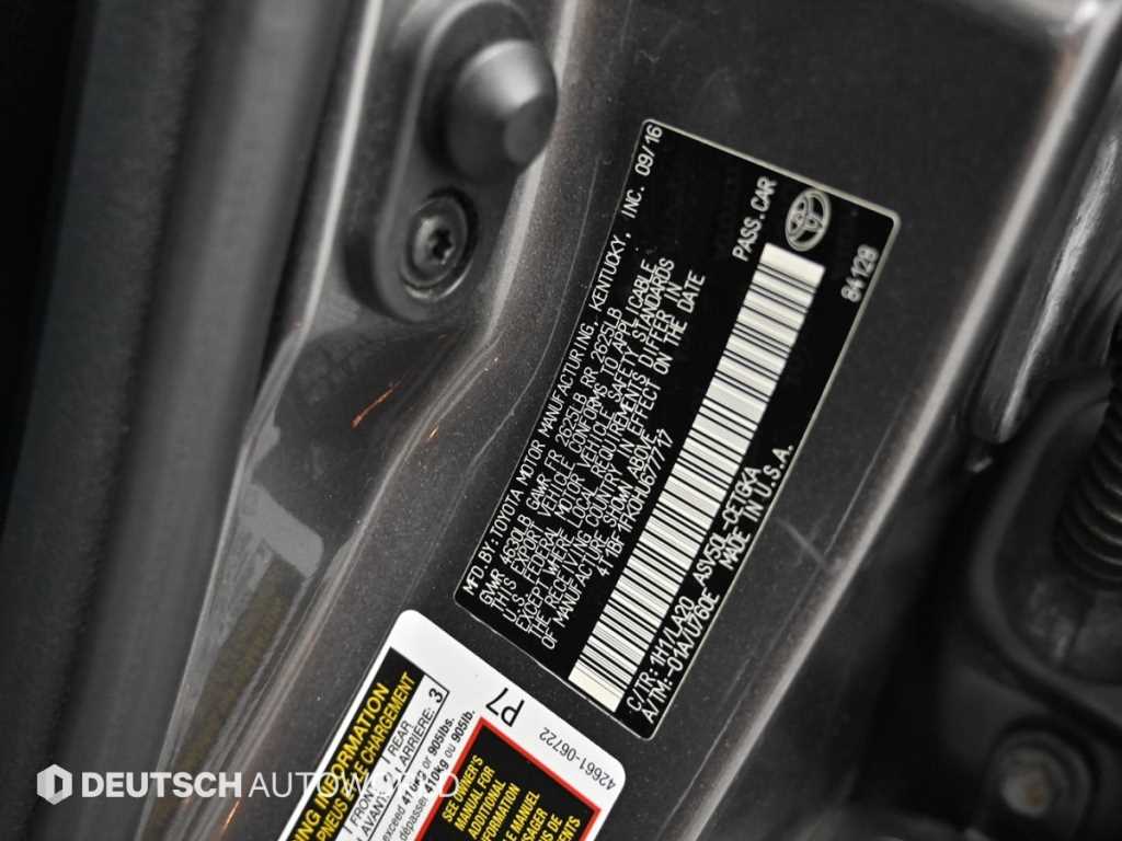 Toyota Camry — photo 20