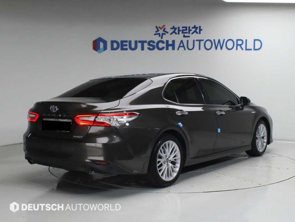 Toyota Camry — photo 02