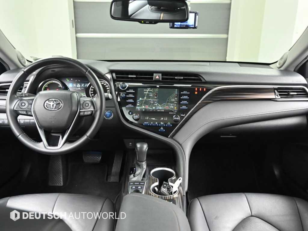 Toyota Camry — photo 07