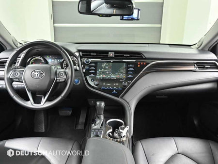 Toyota Camry — photo 07