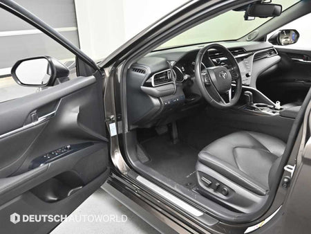 Toyota Camry — photo 11