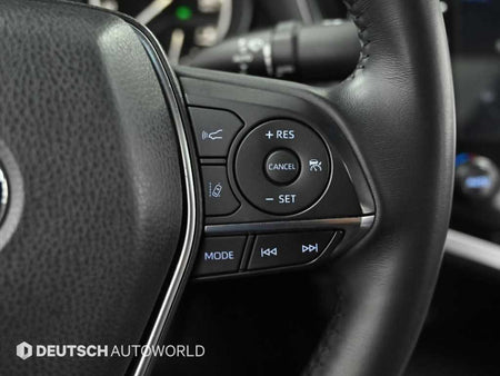 Toyota Camry — photo 17
