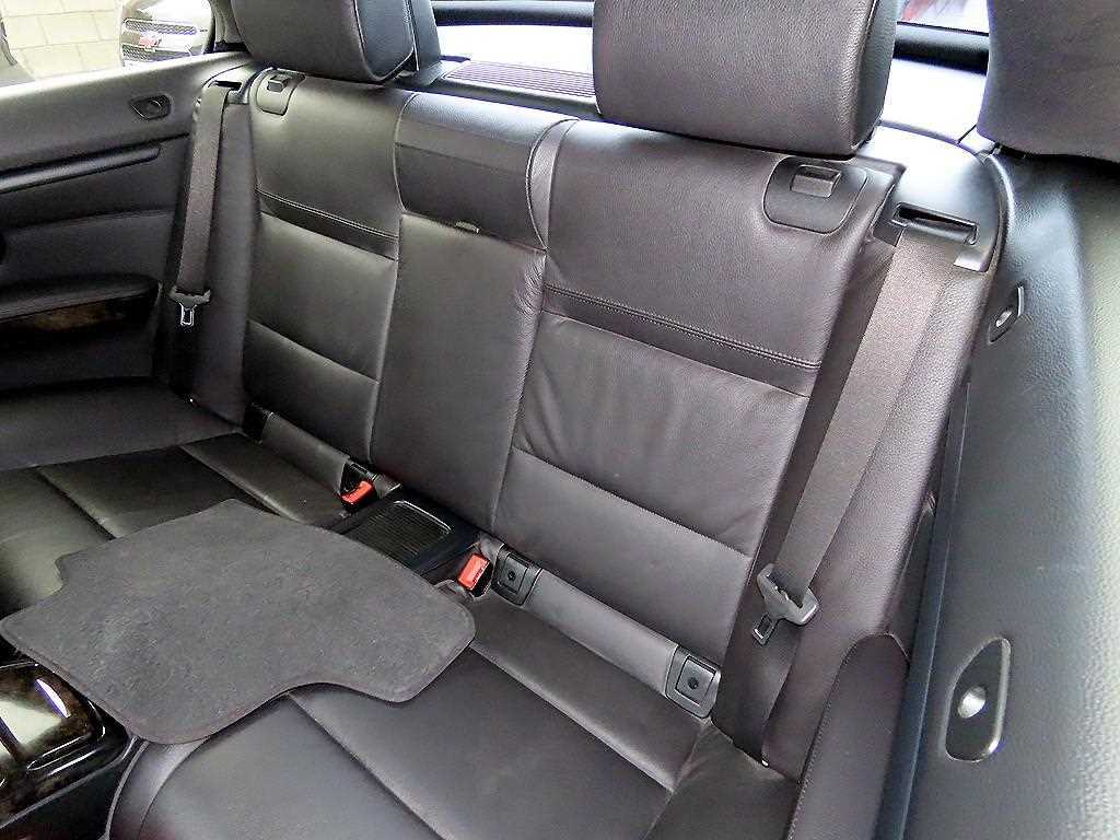 BMW 3-Series — photo 08
