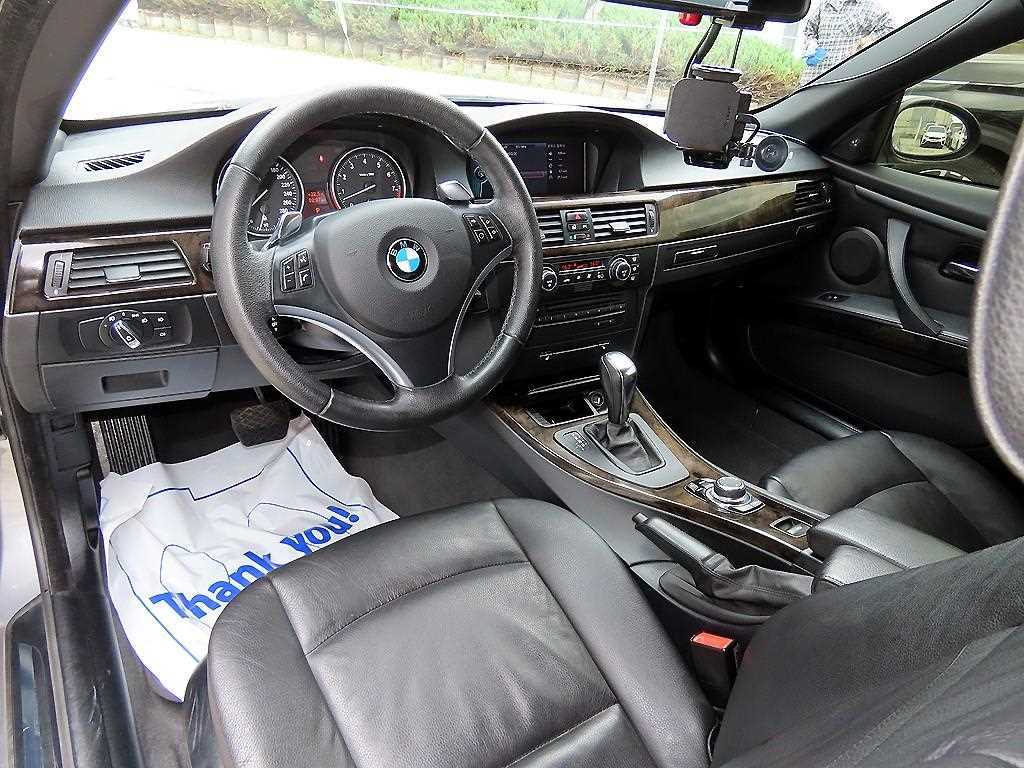 BMW 3-Series — photo 10