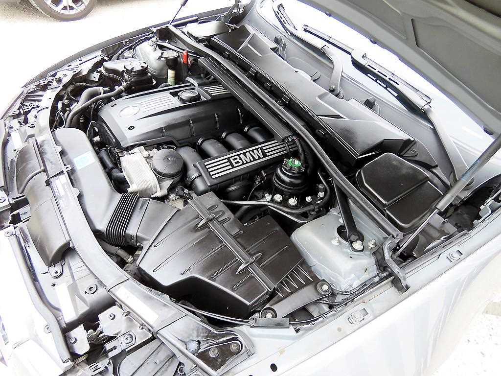 BMW 3-Series — photo 19