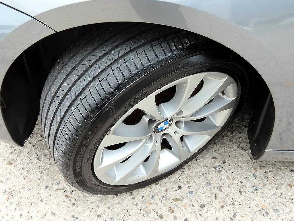 BMW 3-Series — photo 20