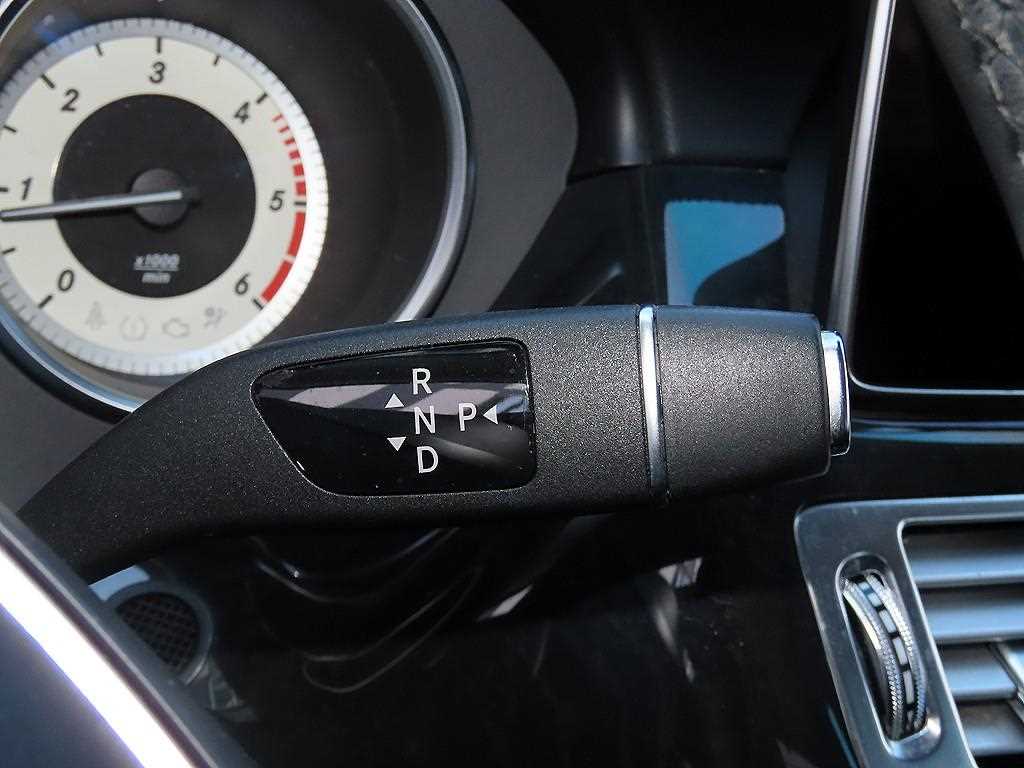 Mercedes-Benz CLS-Class — photo 09