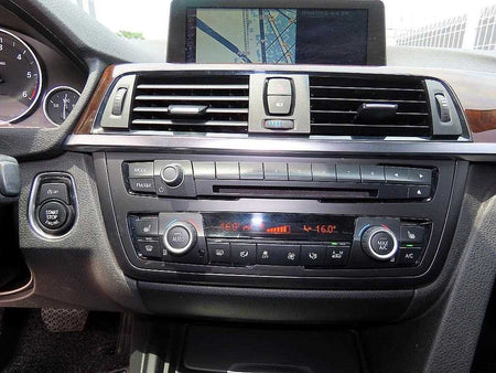 BMW 3-Series — photo 13
