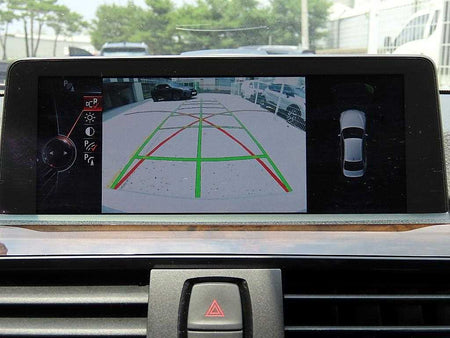 BMW 3-Series — photo 16