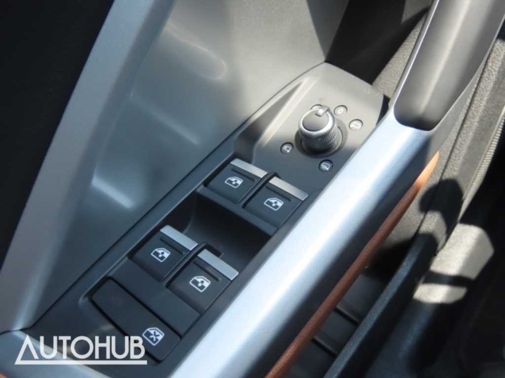 Audi Q3 — photo 12