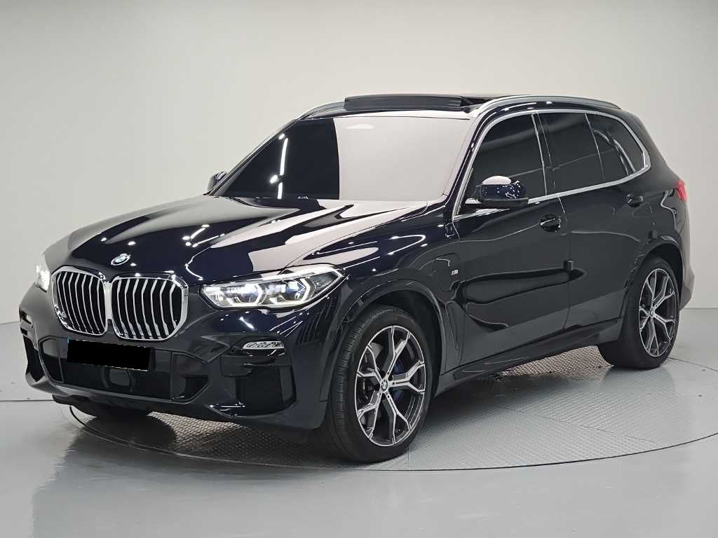 BMW X5 — photo 01