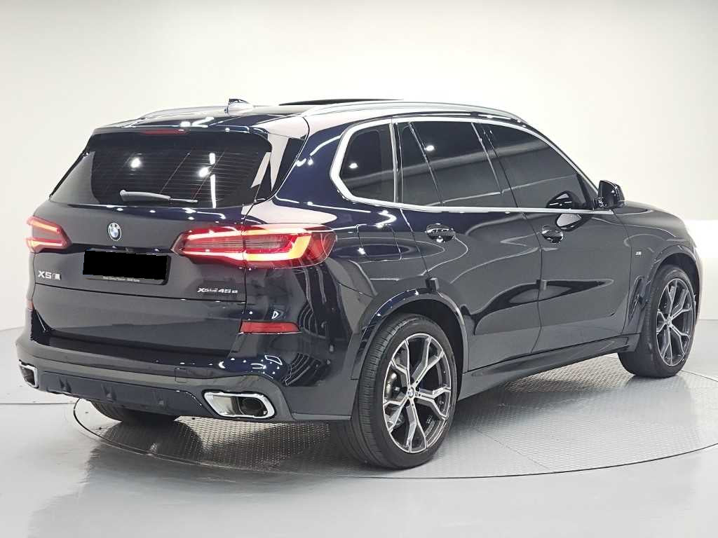 BMW X5 — photo 04