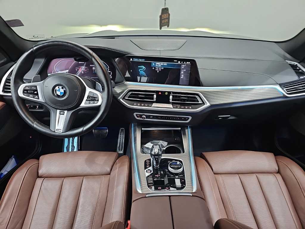 BMW X5 — photo 07