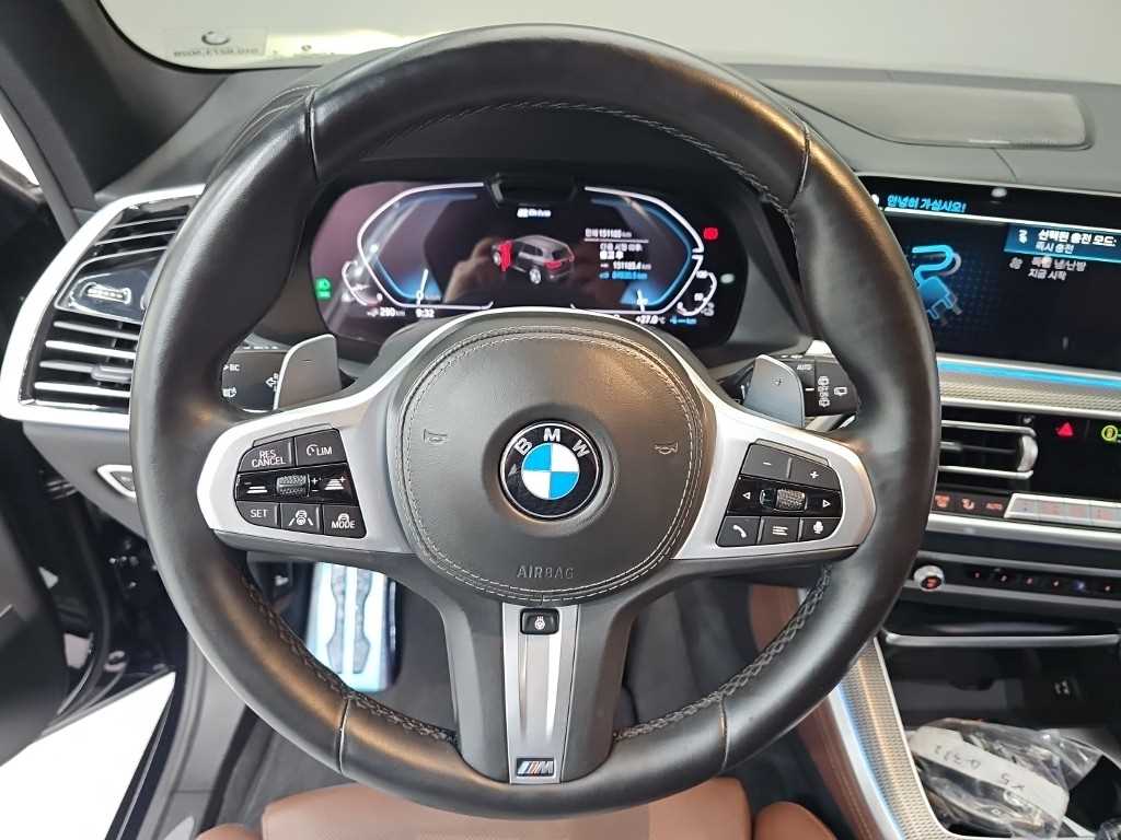 BMW X5 — photo 09