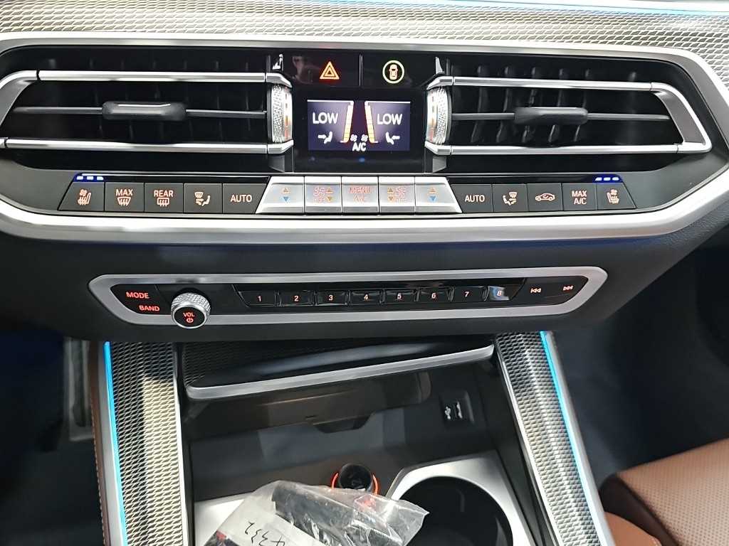 BMW X5 — photo 10