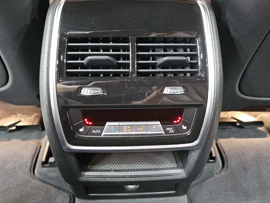 BMW X5 — photo 13