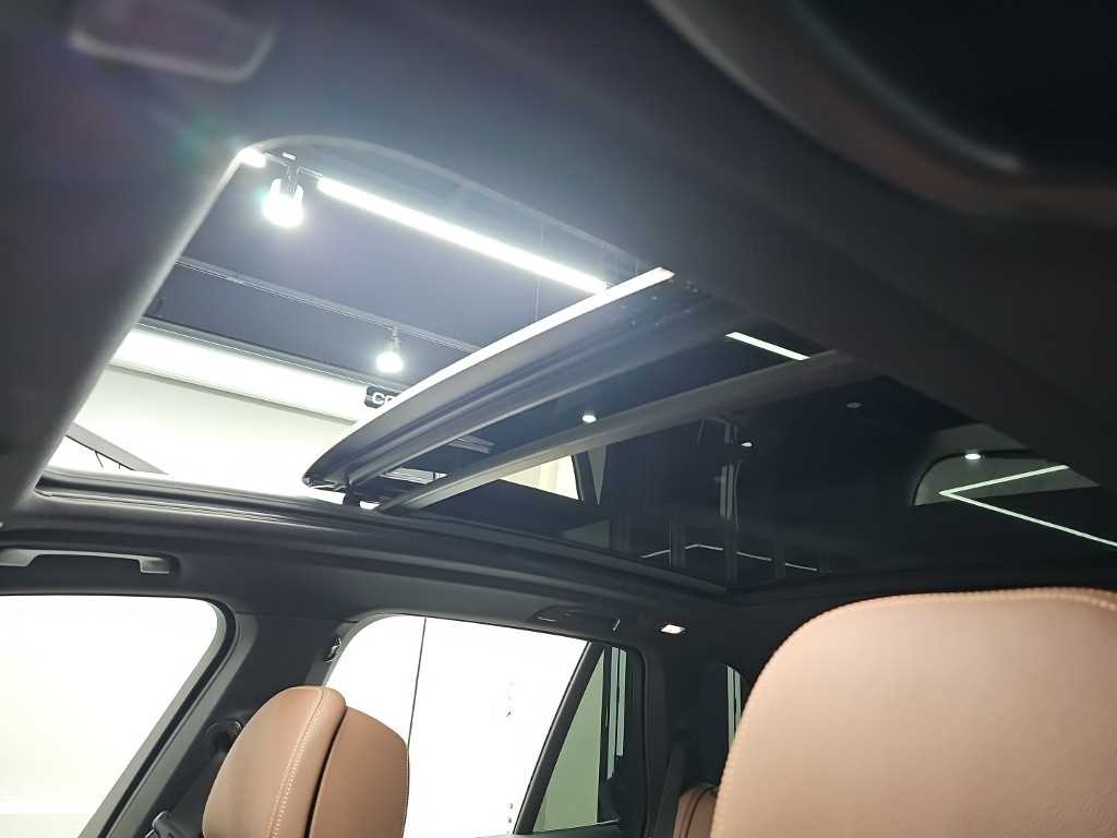 BMW X5 — photo 14