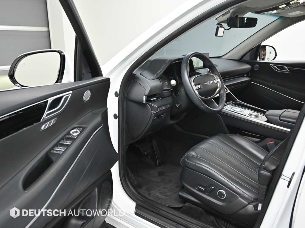Genesis GV80 — photo 11