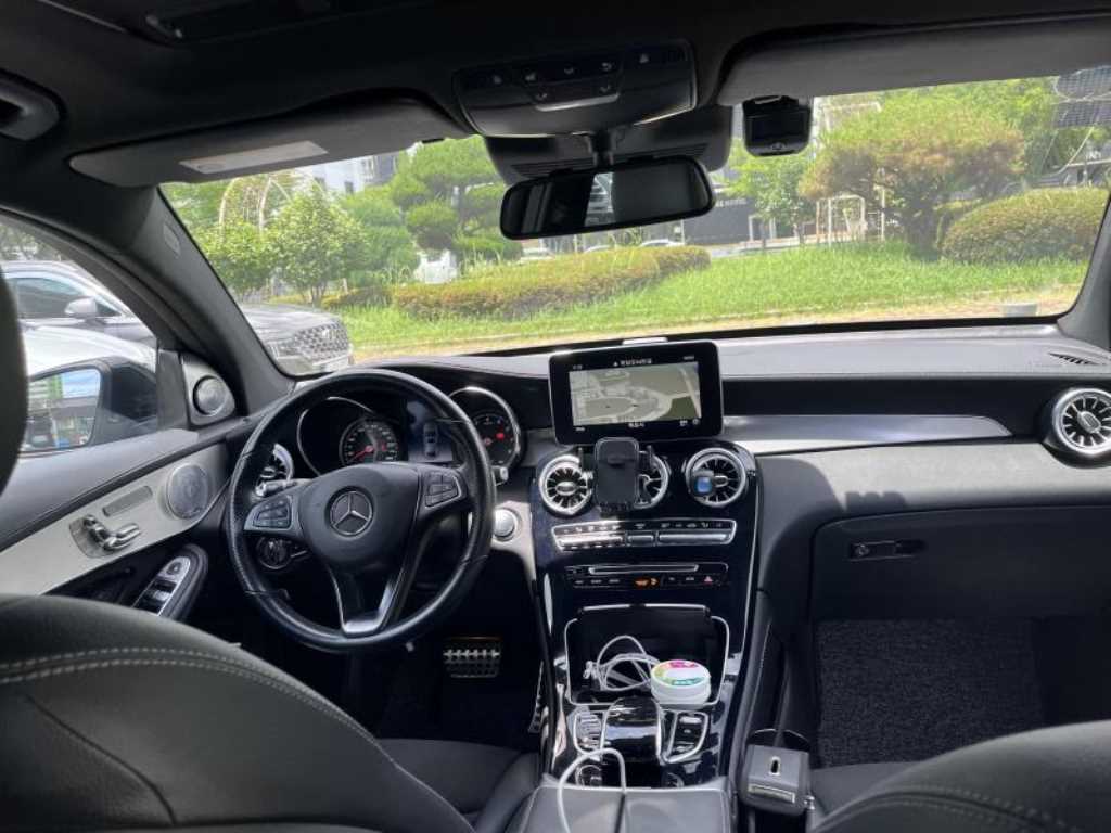 Mercedes-Benz GLC-Class — photo 10