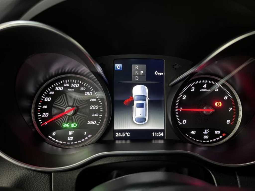 Mercedes-Benz GLC-Class — photo 15