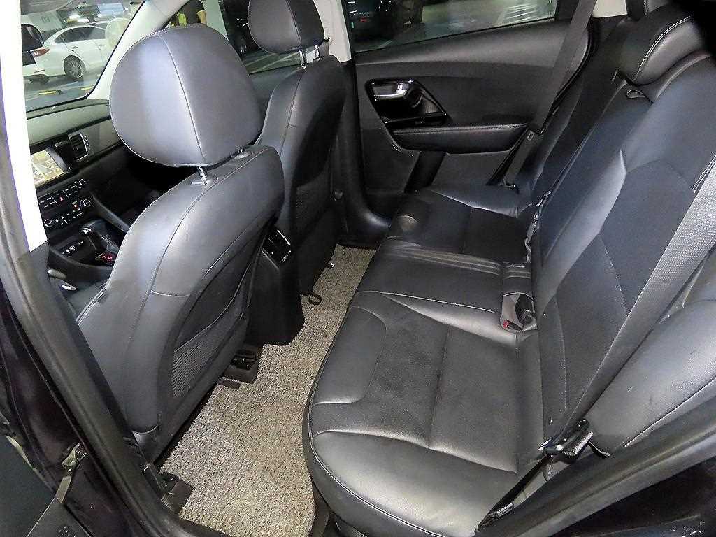 Kia Niro — photo 07