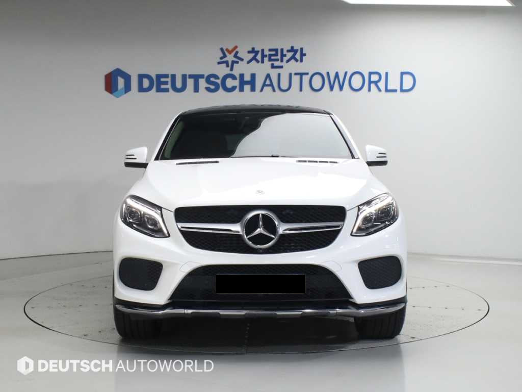 Mercedes-Benz GLE-Class — photo 03