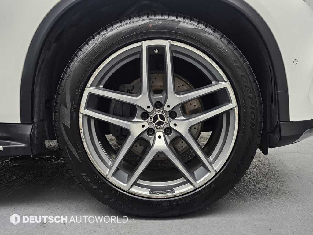 Mercedes-Benz GLE-Class — photo 05