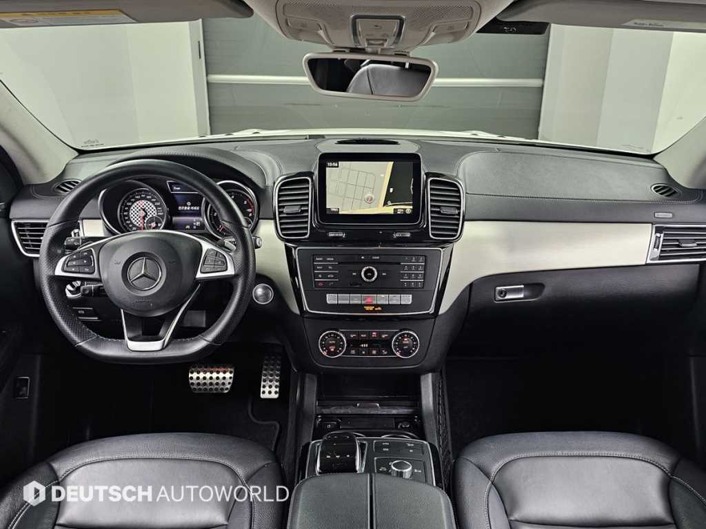 Mercedes-Benz GLE-Class — photo 07