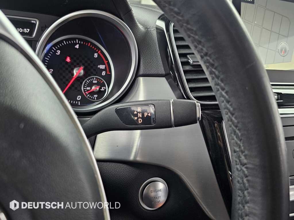 Mercedes-Benz GLE-Class — photo 09