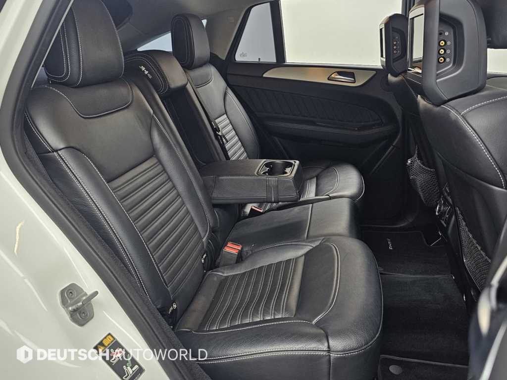 Mercedes-Benz GLE-Class — photo 12