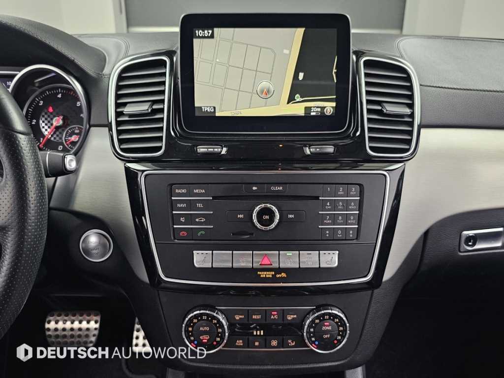 Mercedes-Benz GLE-Class — photo 14