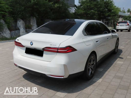 BMW 5-Series — photo 03