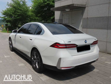 BMW 5-Series — photo 04