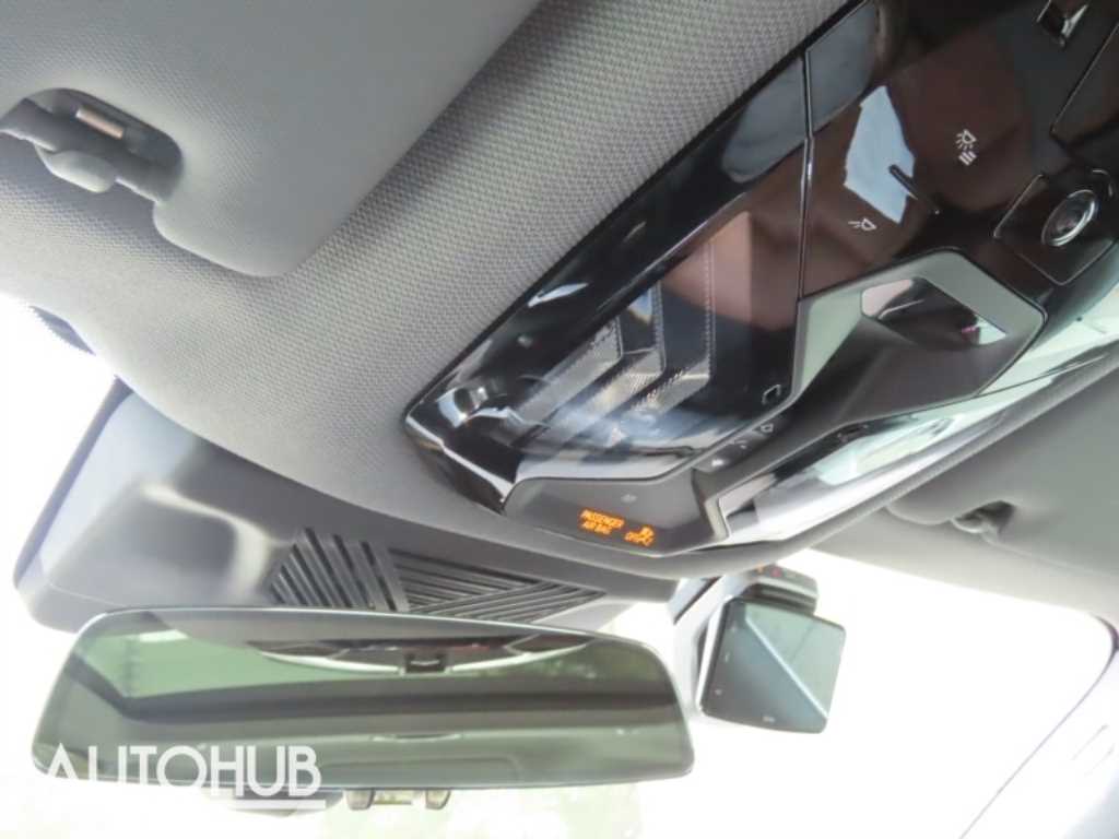 BMW 5-Series — photo 10