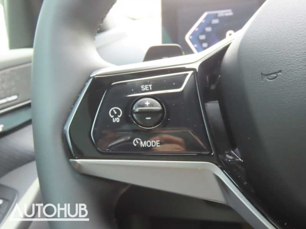 BMW 5-Series — photo 11