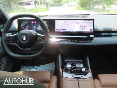 BMW 5-Series — photo 16