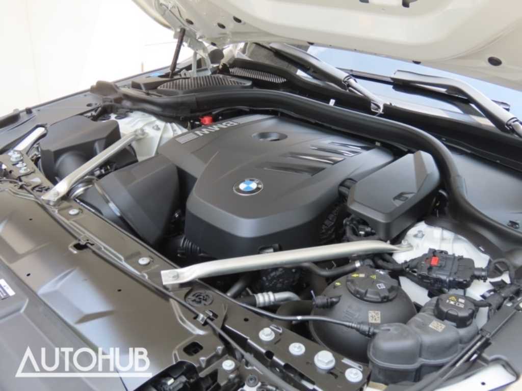 BMW 5-Series — photo 19