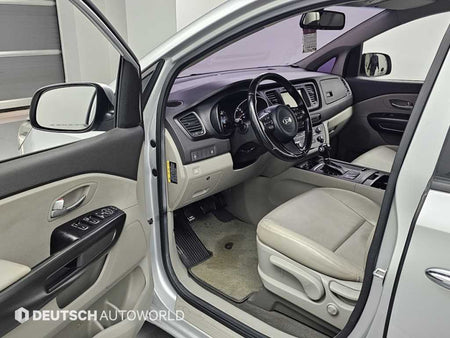 Kia Carnival — photo 11