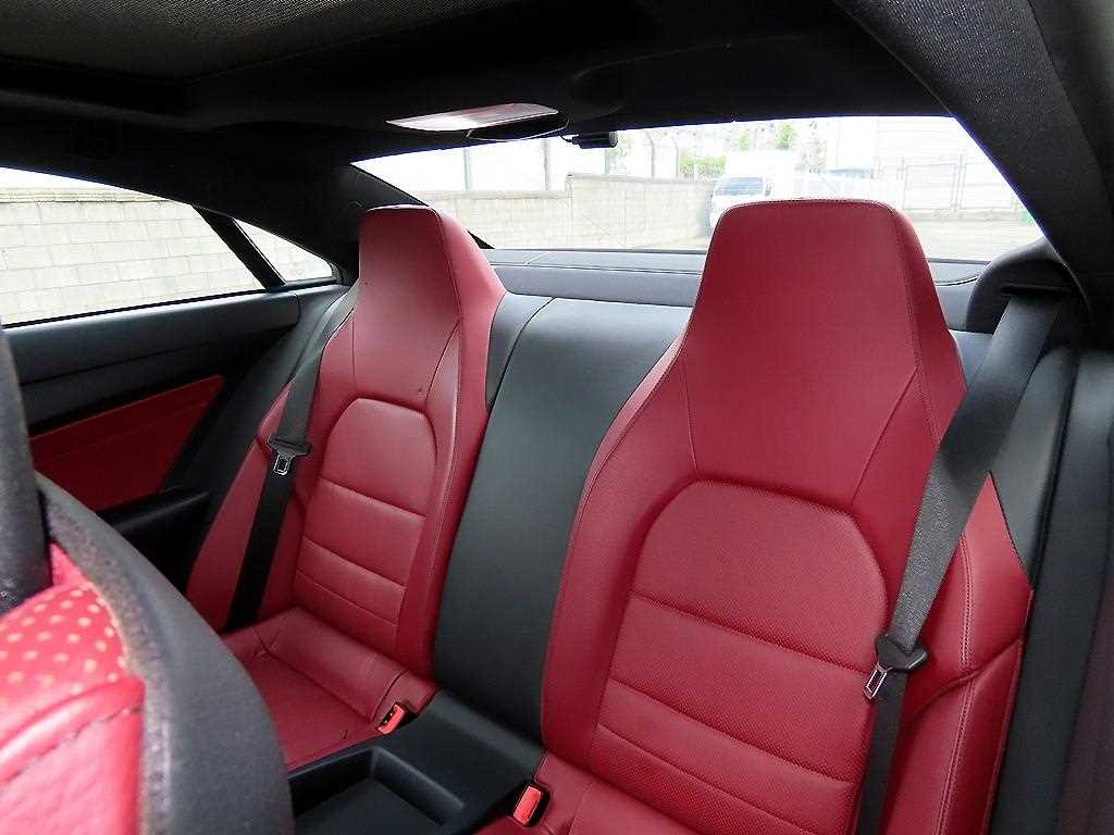 Mercedes-Benz E-Class — photo 06