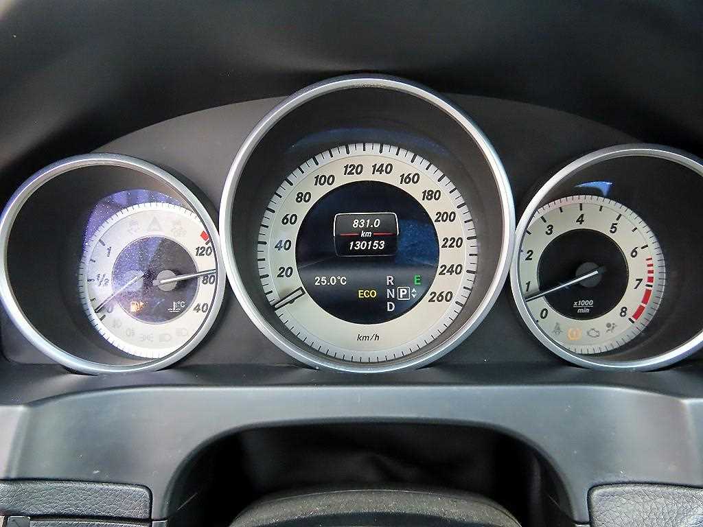 Mercedes-Benz E-Class — photo 09