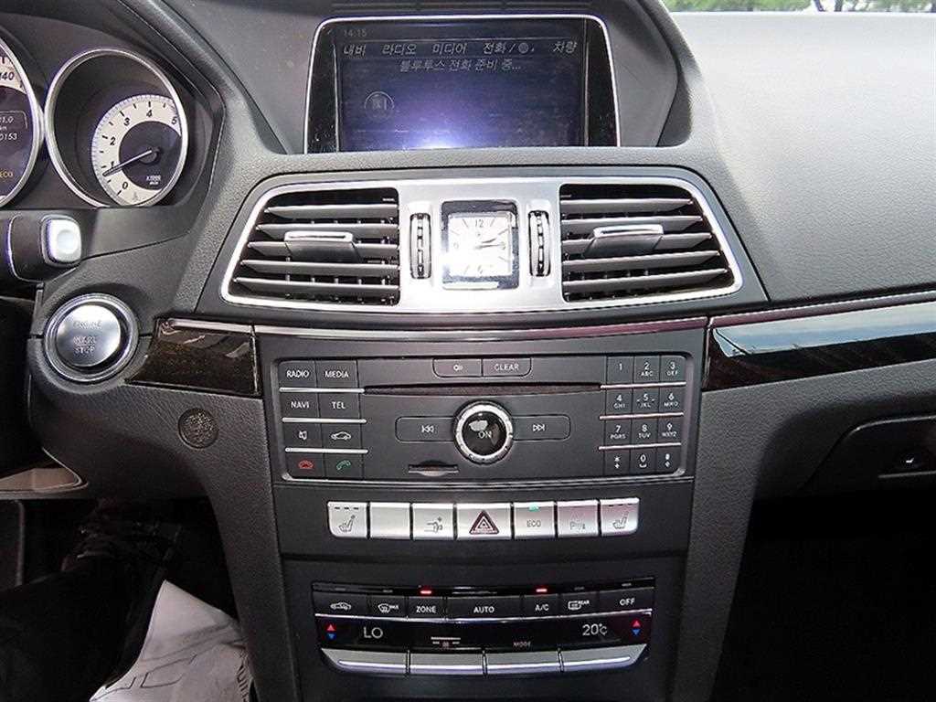 Mercedes-Benz E-Class — photo 13