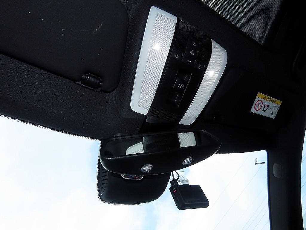 Mercedes-Benz E-Class — photo 16