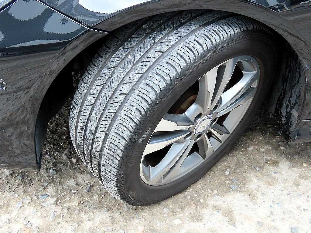 Mercedes-Benz E-Class — photo 19