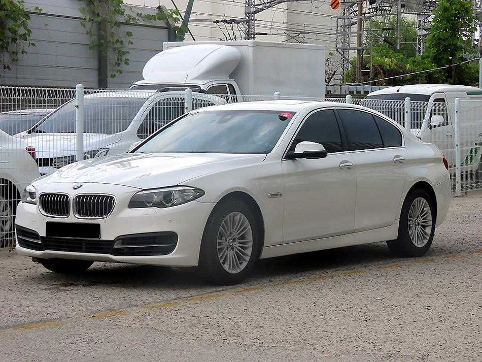 BMW 5-Series — photo 02
