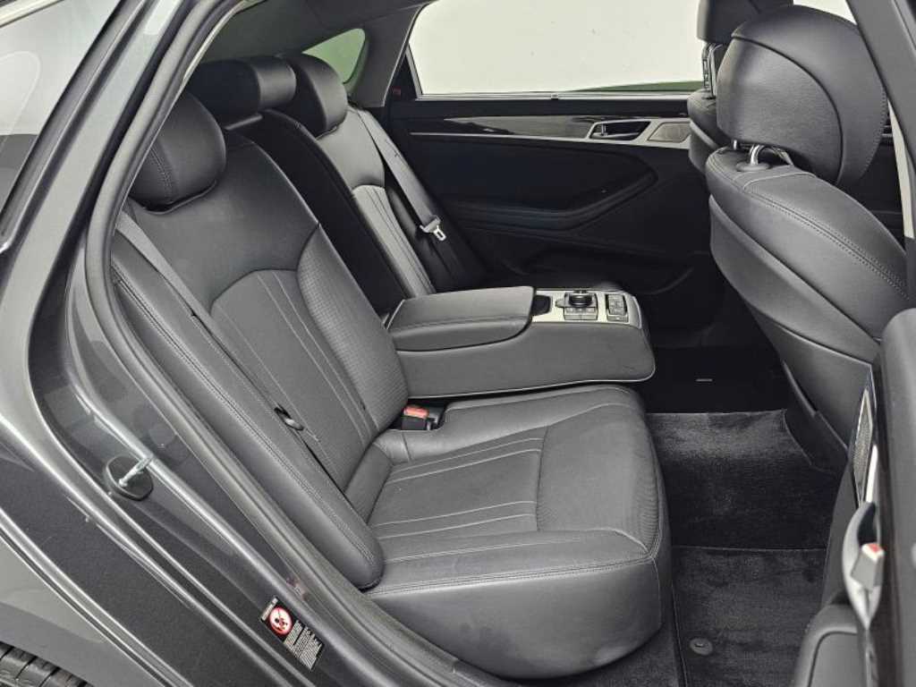 Genesis G80 — photo 12