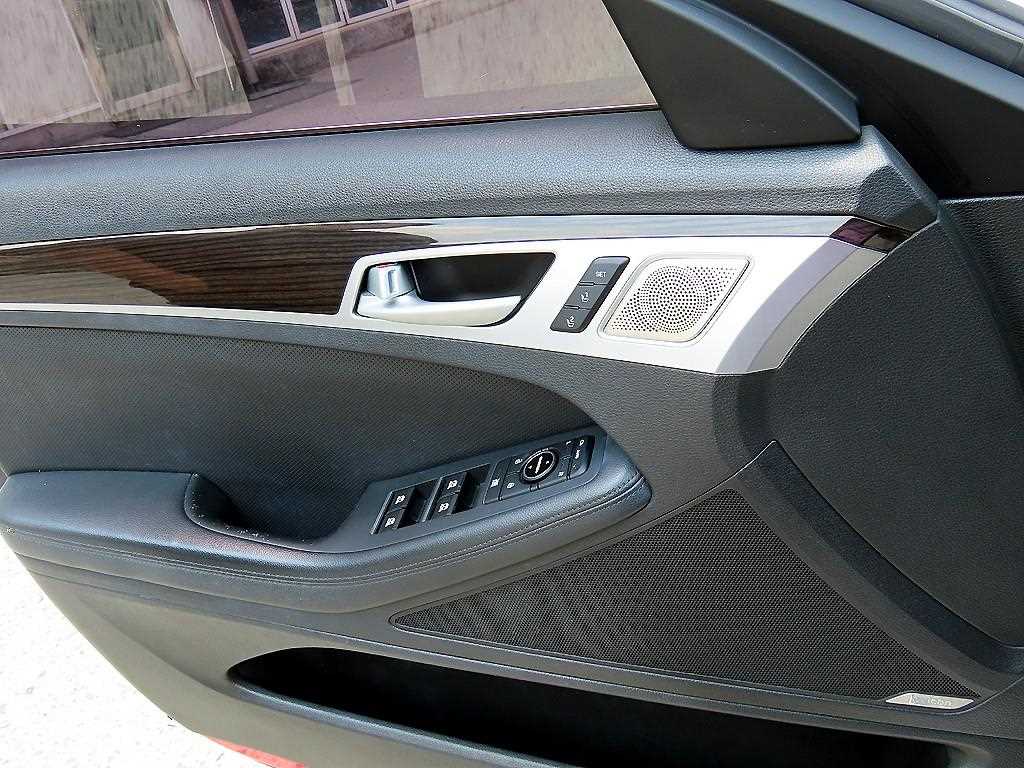 Genesis G80 — photo 12