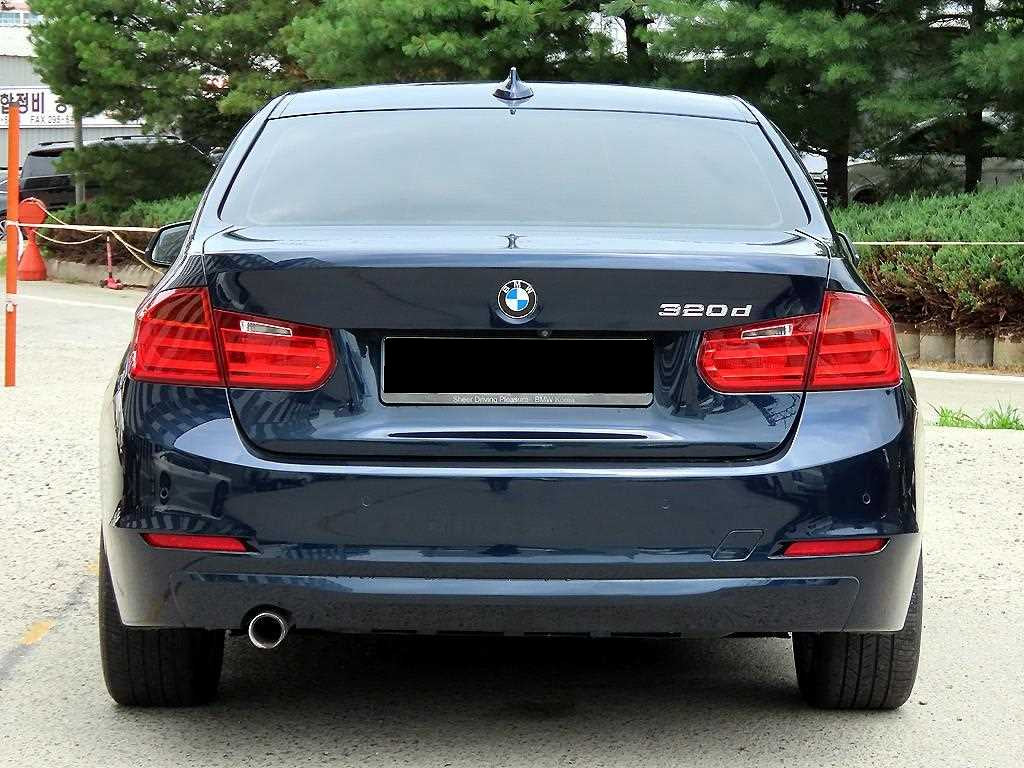 BMW 3-Series — photo 04