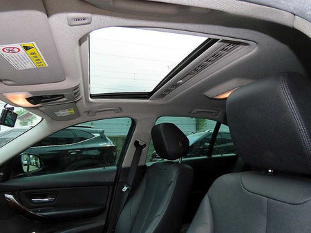 BMW 3-Series — photo 18