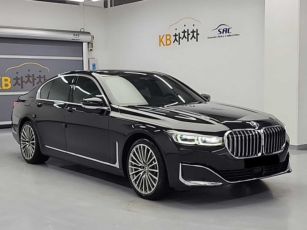 BMW 7-Series — photo 04